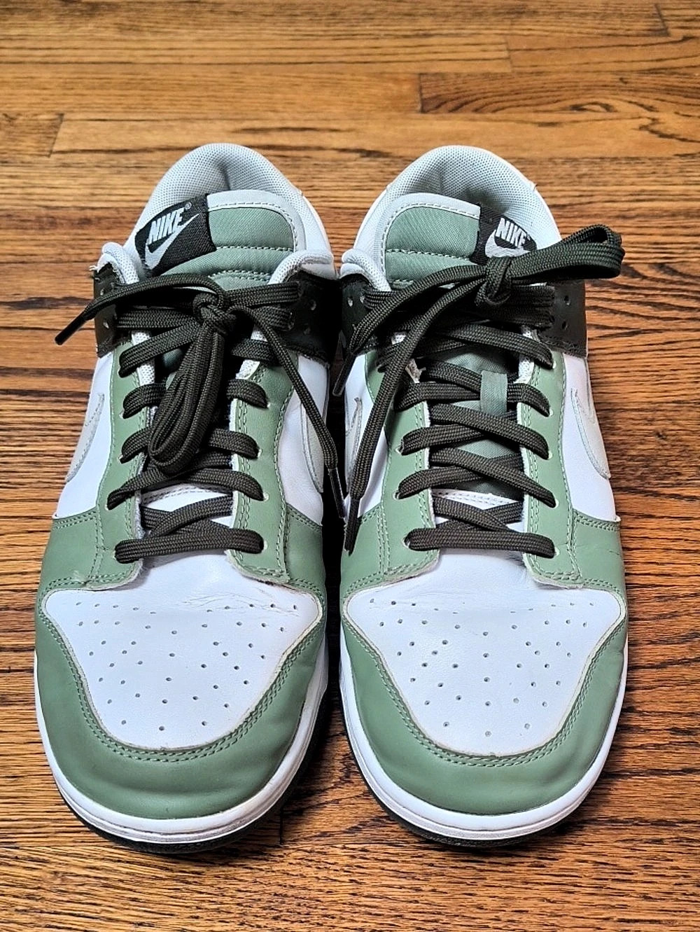 Nike Dunk Low Green & White Sneakers